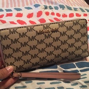 Michael kors continental fawn/tan wallet